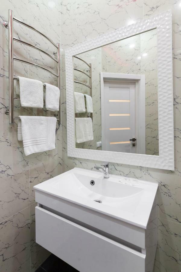 Leogrand One-Bedroom Apartments On Tugan-Baranovskogo 24 Львов Экстерьер фото